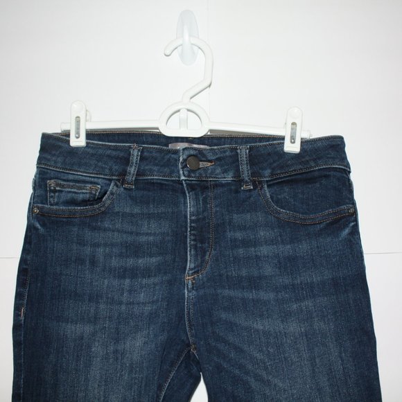 AG Adriano Goldschmied 'the Stevie' Slim Straight Jeans Size 28R - Picture 6 of 9